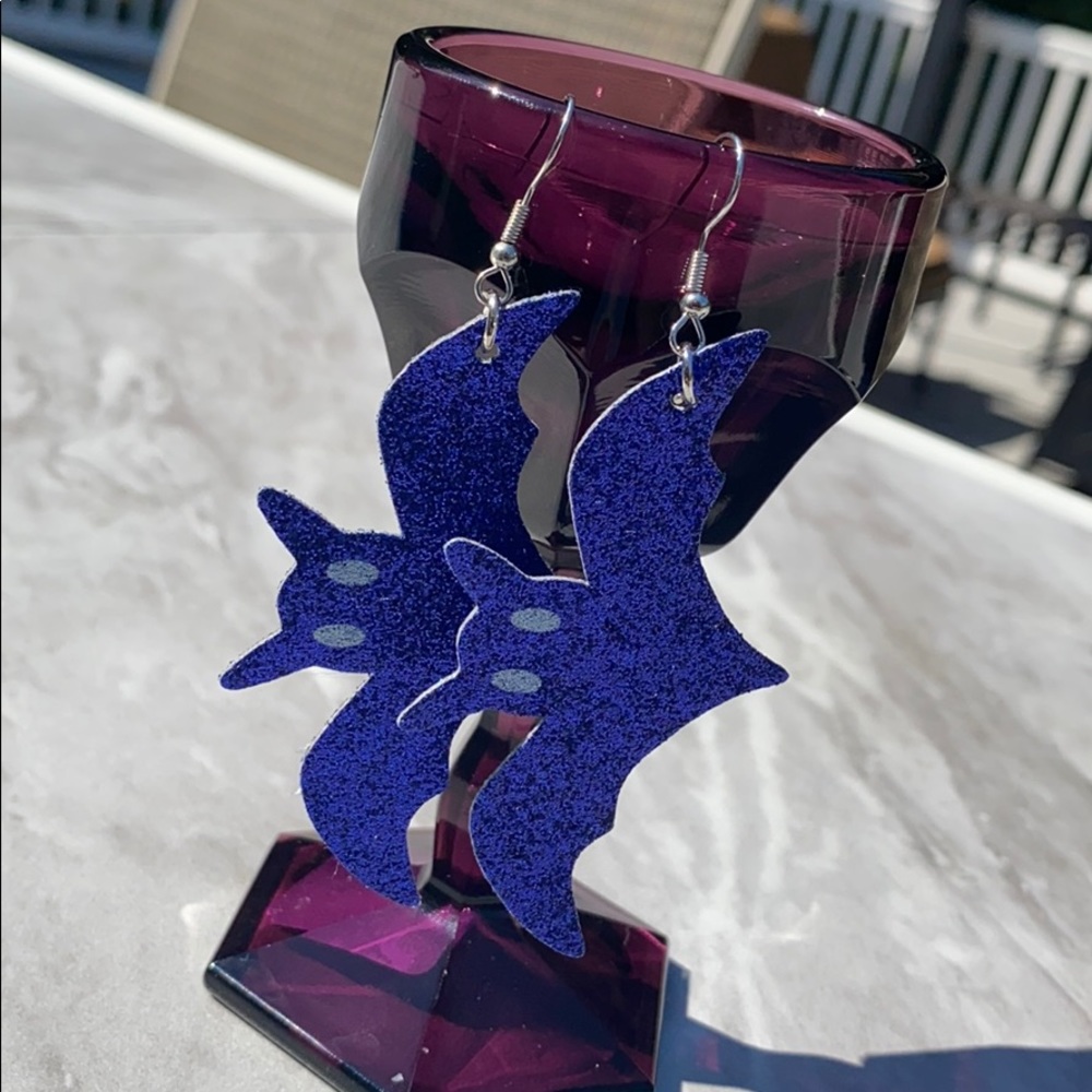 ✨ NWT! ✨ blue sparkle bat faux leather earrings